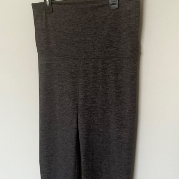 GAIAM Gray Flare High Waisted Yoga Pants Small - Picture 4 of 9